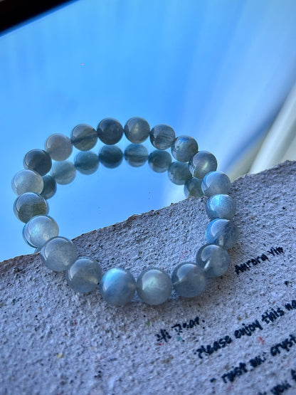 Grey Moonlight Elegance - Soothe, Enhance Intuition, Nourish Skin, and Harmonize Relationships with Mystical Gray Crystals