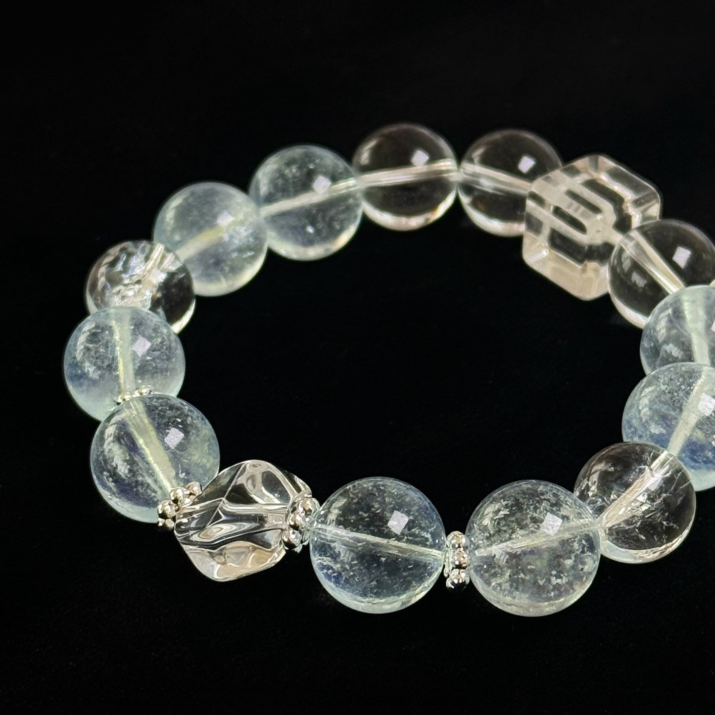 MintOcean Crystals Bracelet - Serene Waves of Aquamarine & Clear Quartz, Evoke Calm, Enhance Clarity, Timeless Elegance in Every Bead